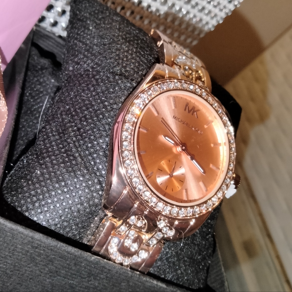 Michael Kors Ritz Chronograph blinged out watch Woman Rose Gold